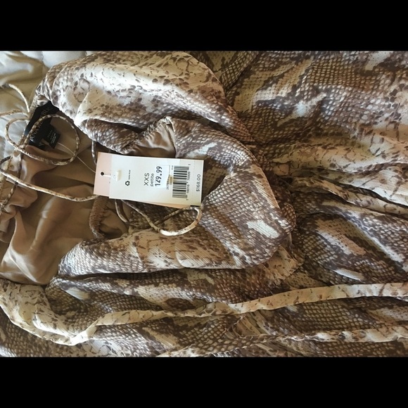 New - BR strappy dress - Picture 4 of 4